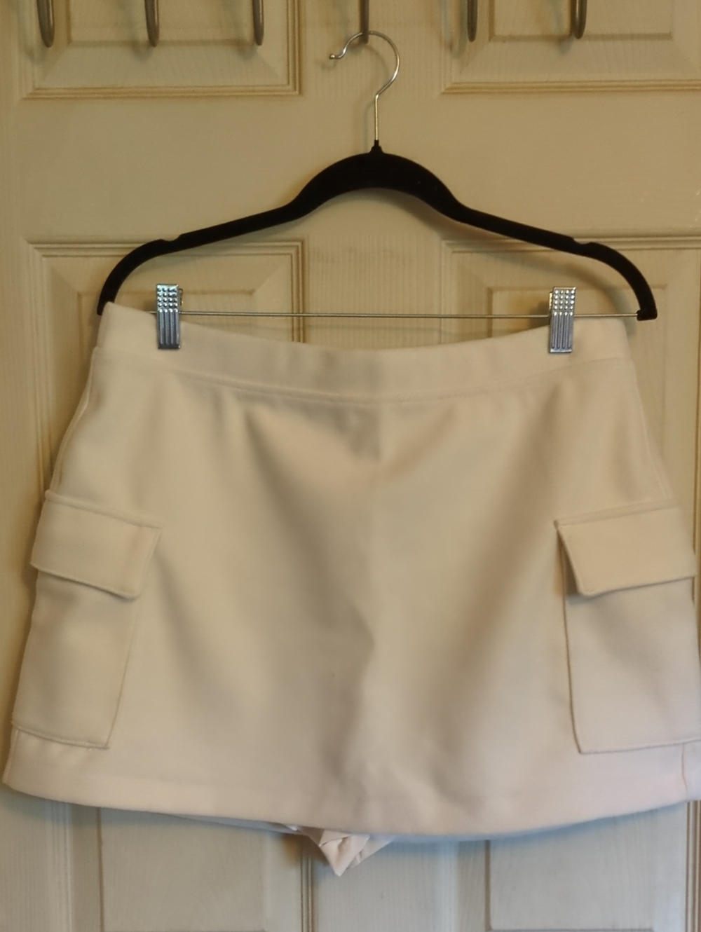 NWT Abercrom Fitch Large Cream Fleece Cargo Pocket Mini Skort